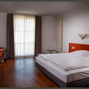 Hotel Altstadthotel Brauereigasthof Winkler, Berching